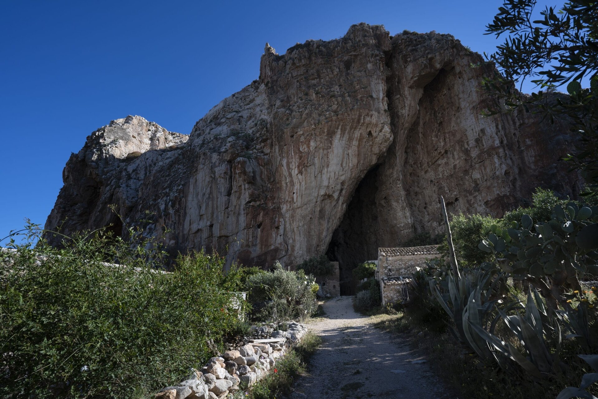 Grotte Mangiapane 3 Scaled